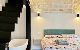 Nm Charming Suite